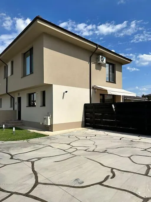 Cozy 3-Bedroom Villa Near Therme Bucharest Corbeanca